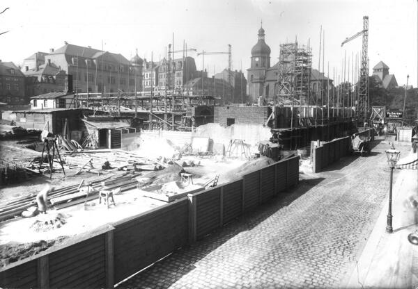 Bild vergrößern: Bau des Neuen Rathauses, 1913