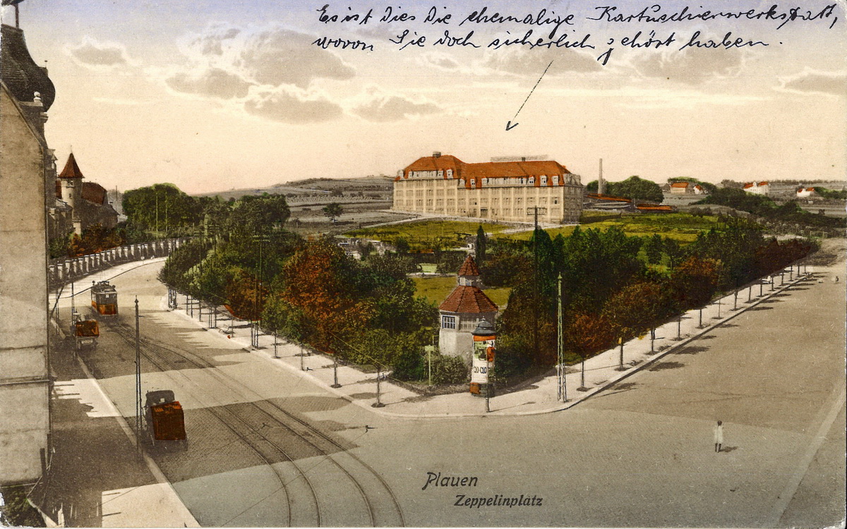 Bild vergrößern: Ansichtskarte des heutigen Rosa-Luxemburg-Platzes mit Kartuschieranstalt, gelaufen 1918